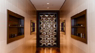 spa mio hallway