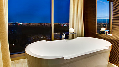 Loft Suite Two Story With, Hotels In Vegas With Big Bathtubs